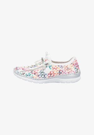 Mehrfarbiger leichter Sneaker mit einem Muster aus kleinen geometrischen Formen, mit einem weißen strukturierten Obermaterial, elastischen Schnürsenkeln und einem Reißverschlussdetail.