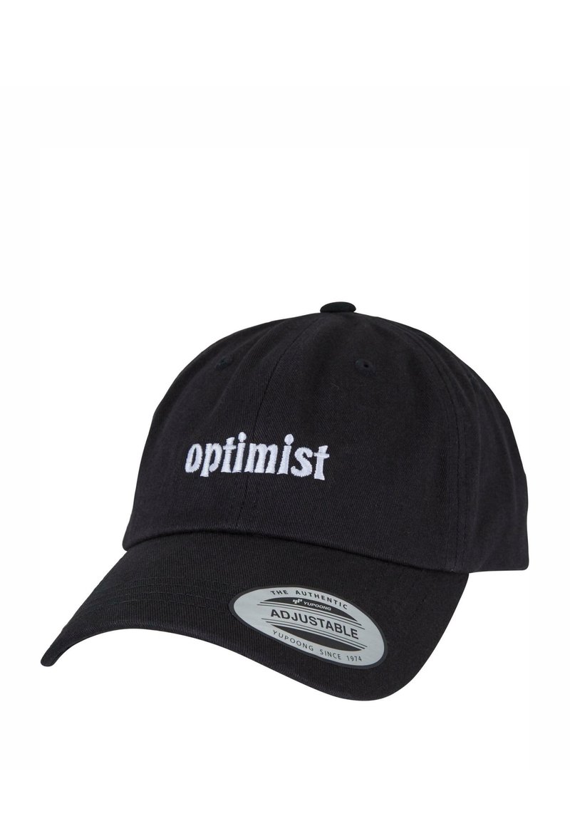 Sapca de baseball din bumbac negru cu cuvântul "optimist" brodat în alb. Dispune de o vizor curbat și o curea ajustabilă pentru dimensiune.