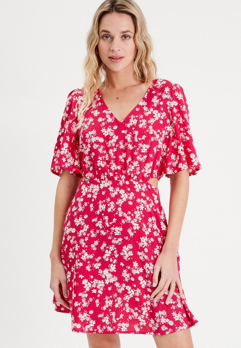 Cache Cache MIT ÖFFNUNGEN - Robe de jour - rouge