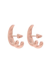 Orecchini a cerchio in oro rosa con un design curvo e accenti testurizzati. La forma ricorda le onde, completata da chiusure a perno.