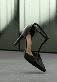 Zapatos altos - black