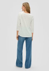 s.Oliver Langarmshirt - ecru