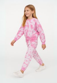 MINOTI - TIE DYE AND JOGGERS SET - Verryttelyhousut - pink white Pienoiskuva 1