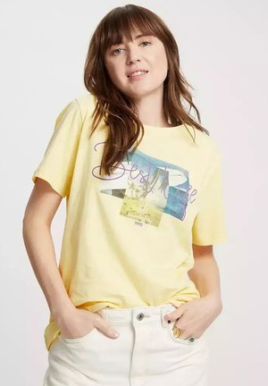 - T-shirt z nadrukiem
