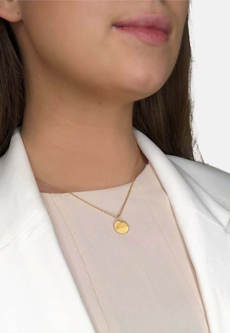 Lisberg Jewellery WITH THE TEXT "BALANCE" Pendant gold plated/goldcoloured Zalando.ie