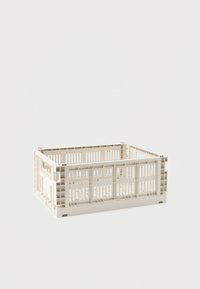 Seleccionado, off-white