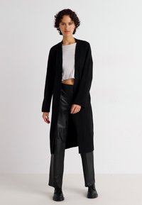 Vero Moda VMJUPITER OPEN  - Chaqueta de punto - black