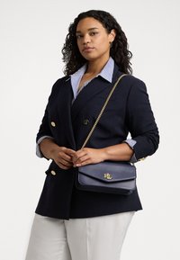 Lauren Ralph Lauren NAPPA LEATHER MEDIUM SAWYER BAG - Borsa a tracolla - refined navy