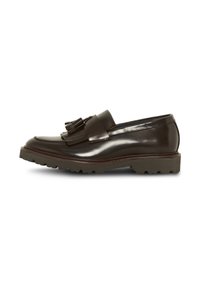 Mørkebrun læder loafers med kvaster og frynse detaljer, der har en tyk sål med trækkraft for ekstra greb og holdbarhed.