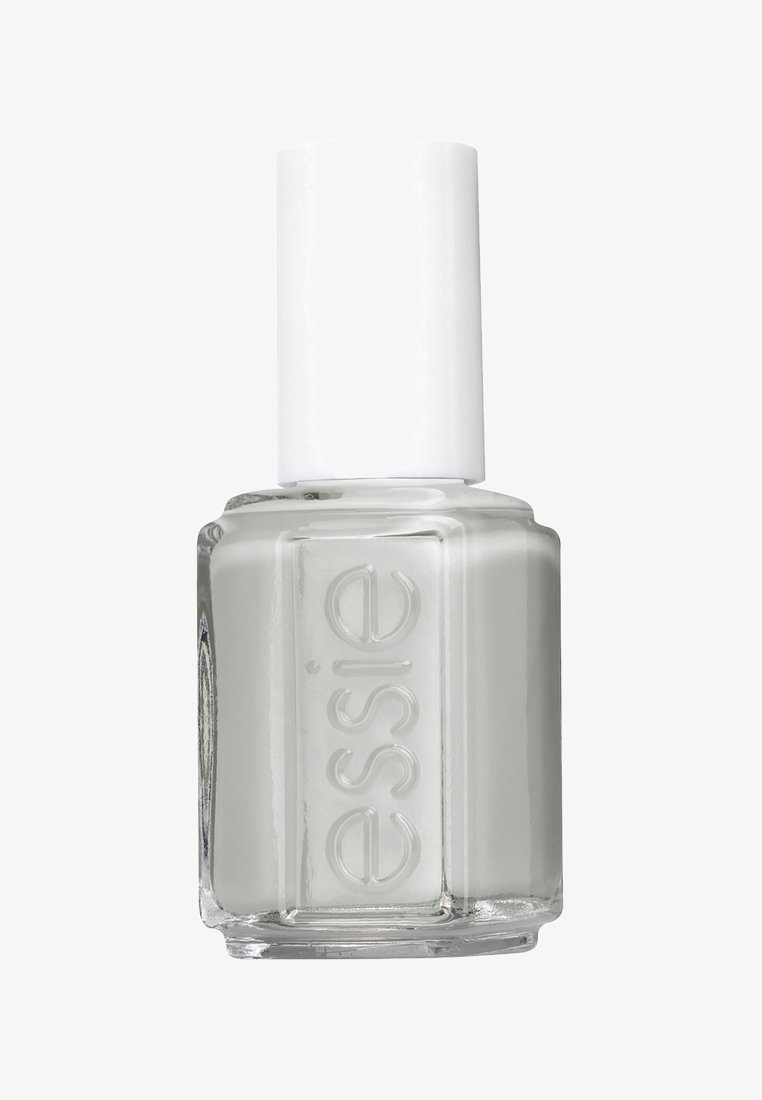 Nagellack in einer quadratischen Glasflasche mit einem weißen Deckel. Die Formel hat eine blassgraue Farbe und eine glatte, glänzende Oberfläche.