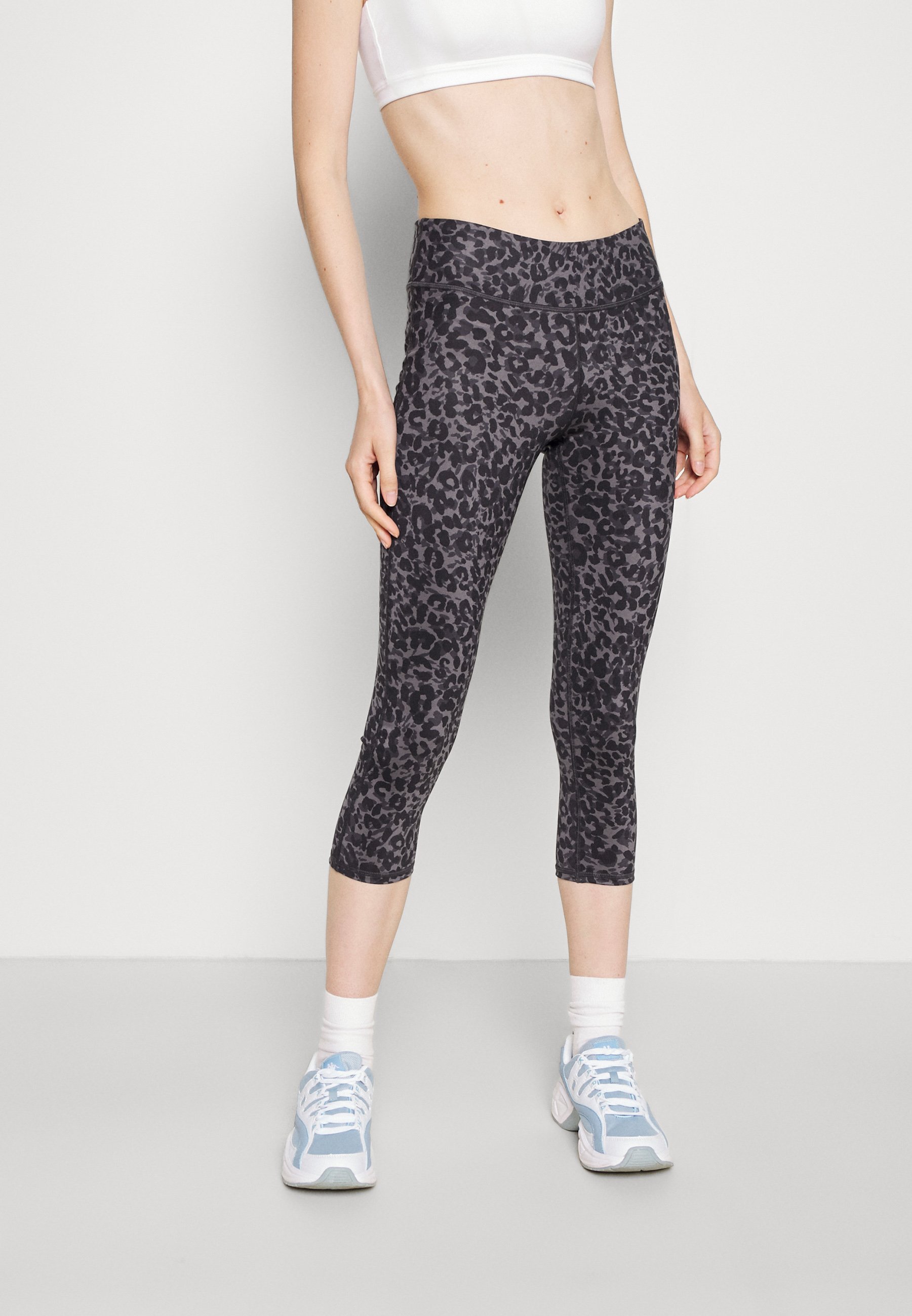 gap capri pants