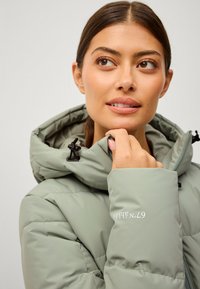 Áhkká MIT KAPUZE - Dunfrakker - graugrün