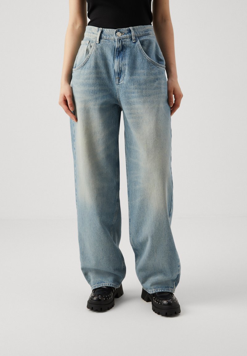 ONLY - ONLKAYLA MID LOOSE BAGGY - Traperice opuštenog kroja - light blue denim, Povećaj