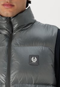 Belstaff RESOLVE GILET - Strukirani kaput - gunmetal