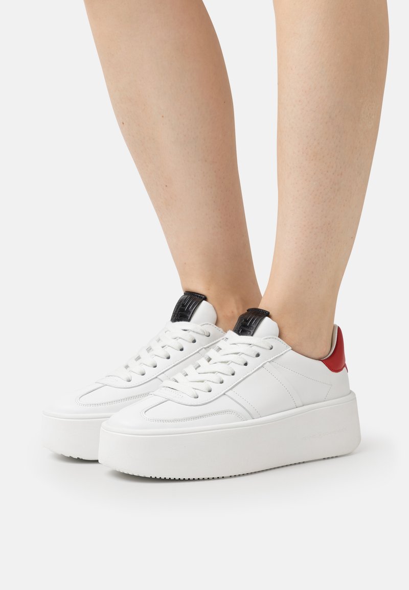 Kennel + Schmenger SHOW Sneaker low bianco/kirsche/schwarz/weiß