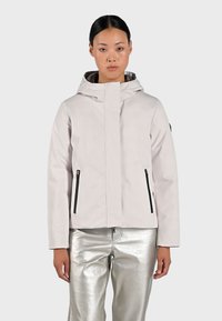 Jasnoszara kurtka z kapturem, z zamek błyskawicznym z przodu, dwoma bocznymi kieszeniami i czarnymi akcentami zamka. Gładki, wodoodporny materiał.