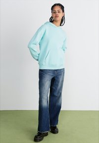 Jordan JORDAN BROOKLYN FLEECE - Felpa con cappuccio - light dew/(white)