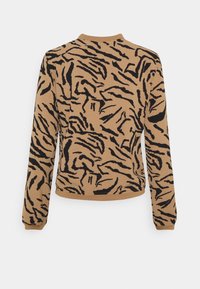 Pull marron à manches longues avec motif animalier abstrait noir, poignets côtelés et encolure ronde, présenté de dos sur fond blanc.