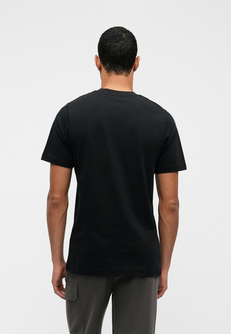 Mads Nørgaard UNKNOWN FRODE TEE - T-shirts med print - black/svart 