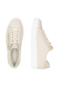 Sneakers beige con tomaia in pelle liscia, suola in gomma bianca, cerniera decorativa laterale e lacci tonali. Design all'altezza della caviglia.