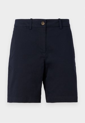 Marineblaue Shorts aus Baumwolle mit Knopfverschluss, Gürtelschlaufen und geradem Bein. Glatte Textur ohne sichtbare Muster.