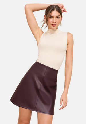 REGULAR FIT  - A-Linien-Rock - berry red