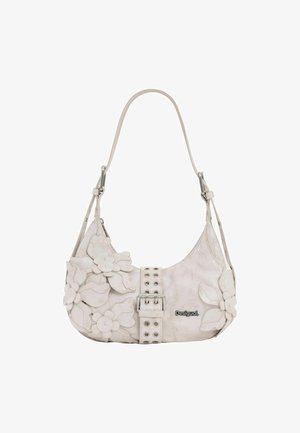 Bolso blanco de hombro con apliques florales, una correa central con hebilla y el logo plateado de Desigual en el frente.
