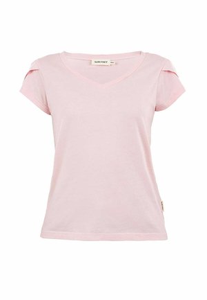 T-shirt rosa a scollo a V con maniche corte, realizzato in tessuto morbido. Presenta una vestibilità classica e sottili dettagli sulle spalle. Etichetta visibile sul lato.