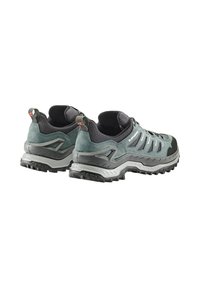 Synthetische Wanderschuhe in Grün mit schwarzem Mesh, ausgestattet mit einem strukturierten Design, Gummisohlen und verstärkten Fersen für Stabilität und Traktion.