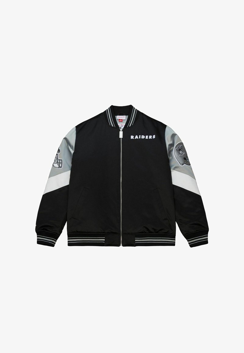 Schwarze Bomberjacke mit grauen Ärmeln und weißen Akzenten. Enthält den Schriftzug "RAIDERS", das Teamlogo auf dem Ärmel, gerippte Bündchen und einen gerippten Saum.