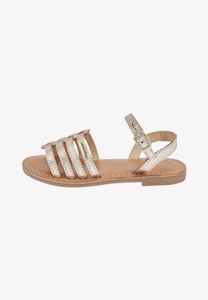 Strappy sandaal in metallic goud met vier frontriemen en een enkelgesp, van leer, met een platte zool en gestikt detail.