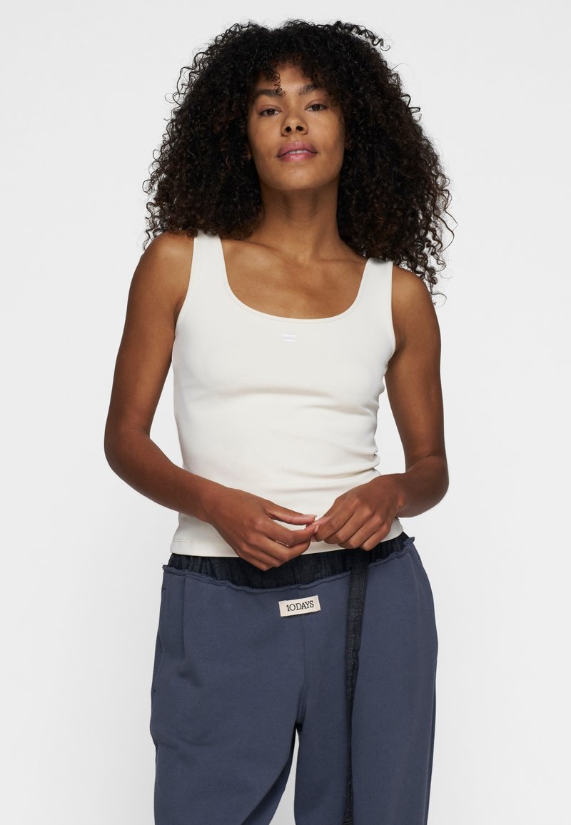 10DAYS SLIM FIT biały