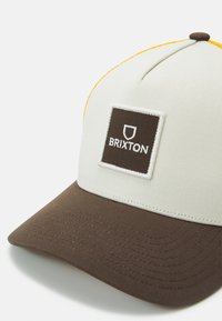 Brixton ALPHA BLOCK UNISEX - Boné - golden glow/off white/deep brown