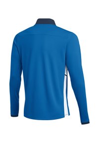 Polo a maniche lunghe di un blu brillante con colletto navy a contrasto. Presenta pannelli laterali bianchi e una trama di tessuto liscia e morbida.