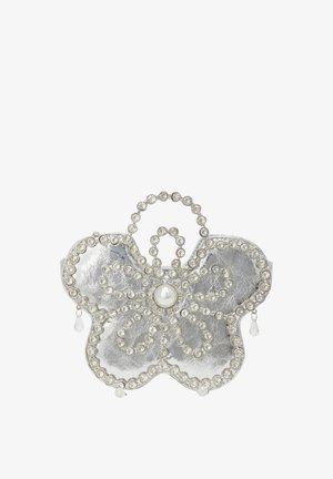 Zilveren clutch bag in de vorm van een vlinder met een parelmoer centrum en versierd met heldere rhinestones en hangende kristalaccenten.