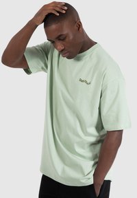 Smilodox MALIN - Triko s potiskem - hellgrün