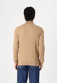 Tommy Hilfiger CLASSIC CABLE ZIP MOCK - Jumper - safari canvas