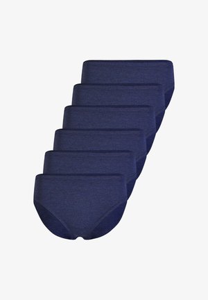 Sechs Paar marineblaue Baumwollslips im Brief-Stil, senkrecht auf einem weißen Hintergrund gestapelt.
