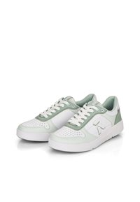 Weiße und mintgrüne Sneakers mit einem Obermaterial aus glattem Leder, Perforationen im Zehenbereich und einer strukturierten Gummisohle mit Schnürsenkeln.