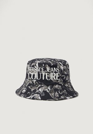 Must musta peak, millel on valge "VERSACE JEANS COUTURE" logo. Omab keerukaid halli lillemotiive; valmistatud siledast kangast.