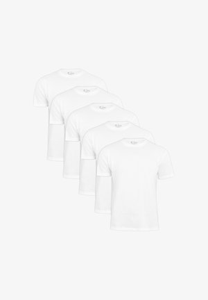 Magliette in cotone bianco con maniche corte, scollo a giro e etichetta senza marchio. Cinque magliette esposte in fila. Tessuto liscio, senza grafiche.