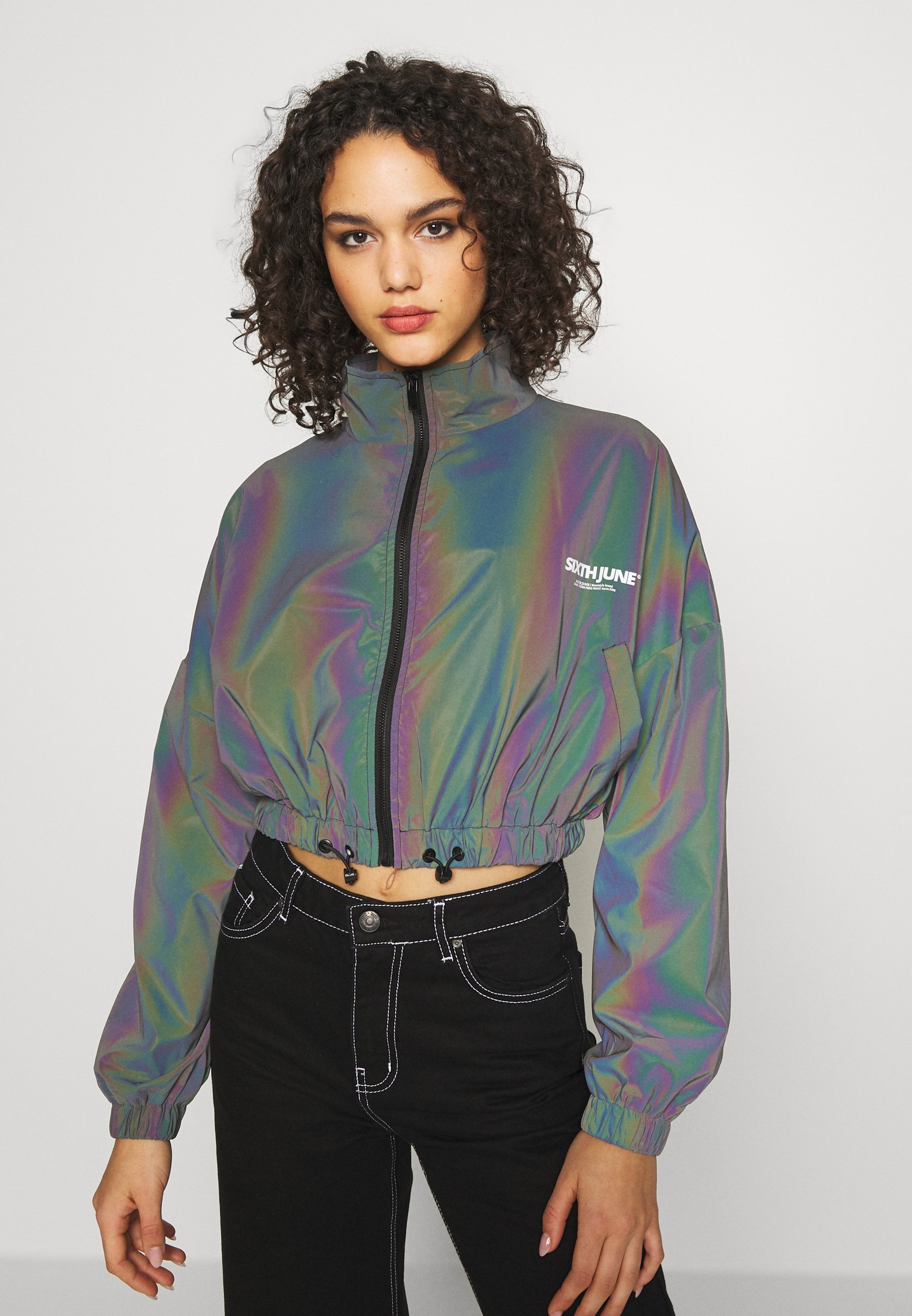 Sixth June CROPPED IRIDESCENT JACKET Treningsjakke black Sixth June CROPPED IRIDESCENT JACKET Treningsjakke black