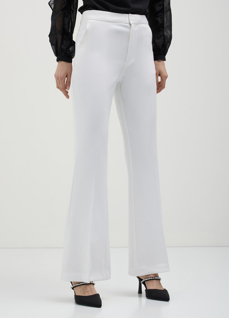 Calliope ZAMPA TINTA UNITA - Pantaloni - bianco