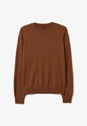 Suéter de punto marrón de manga larga con cuello redondo y puños y dobladillo acanalados, exhibido plano sobre un fondo blanco.