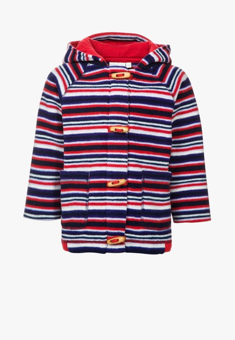 Pruhovaný kabát s kapucí v námořnické modré, červené, bílé a fialové barvě. Obsahuje dřevěné zapínací knoflíky, dvě přední kapsy a červenou podšívku v kapuci.