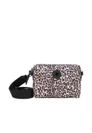 Kleine rechthoekige crossbodytas met zwart-wit luipaardprint en brede zwarte verstelbare schouderband.