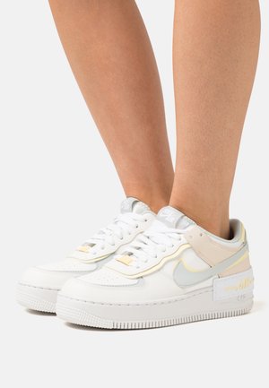 Nike Sportswear, Baskets basses - white
