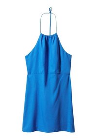 Bezramenné modré šaty vyrobené z hladké tkaniny, s nařaseným výstřihem a nastavitelnými ramínky, mírně rozšířené od pasu.