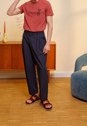 Camiseta básica - red