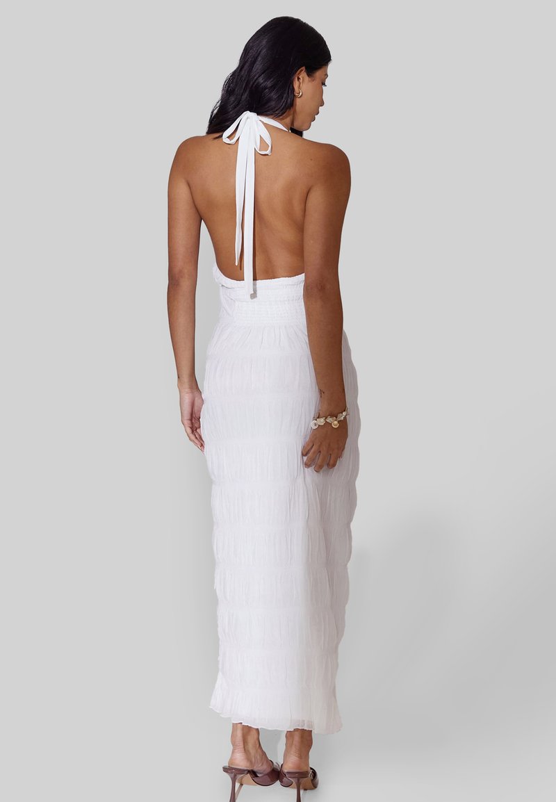 white halter neck beach dress White Halter Neck Beach Wedding Dress with Sweep Train and Lace Appliques